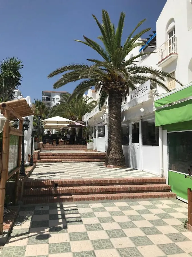 Chez Alison! Central nerja apt